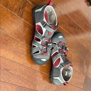 Keen Newport kids Gray and Red Outdoor Sandals